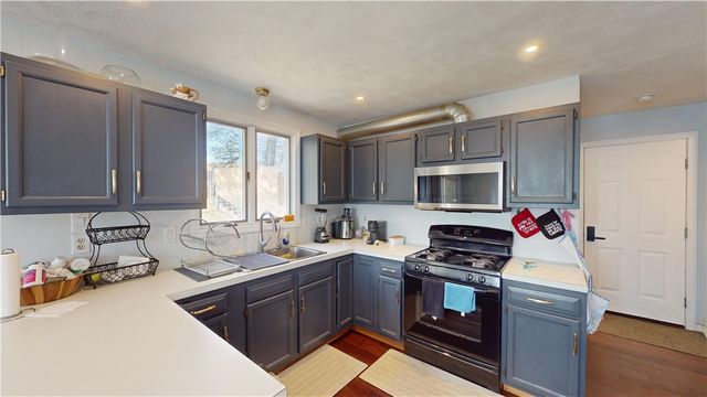 27 Hidden Valley Lane, Lincoln, RI 02865