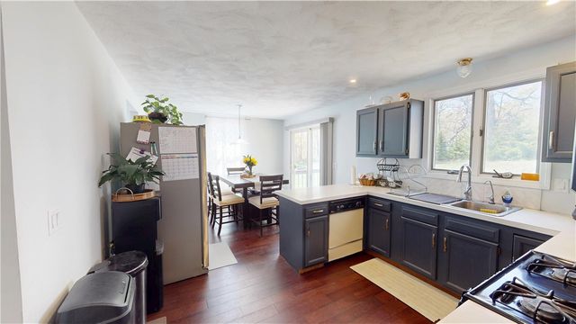 27 Hidden Valley Lane, Lincoln, RI 02865