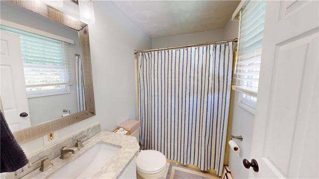 27 Hidden Valley Lane, Lincoln, RI 02865