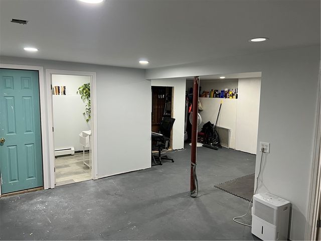 27 Hidden Valley Lane, Lincoln, RI 02865