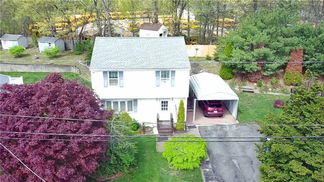 27 Hidden Valley Lane, Lincoln, RI 02865