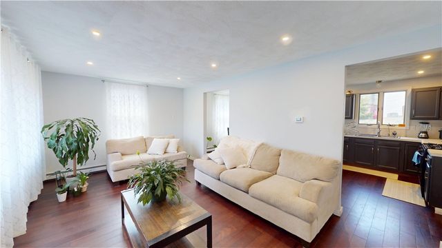 27 Hidden Valley Lane, Lincoln, RI 02865