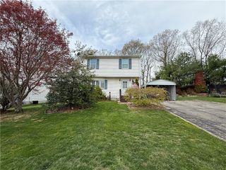 27 Hidden Valley Lane, Lincoln, RI 02865