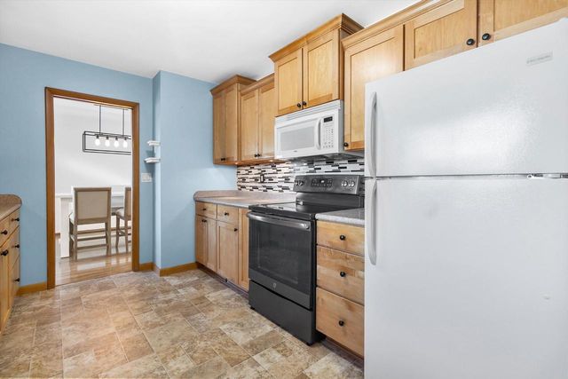 2211 Hawthorne AVENUE, Janesville, WI 53545