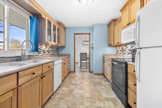 2211 Hawthorne AVENUE, Janesville, WI 53545