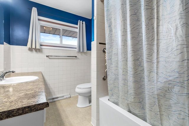 2211 Hawthorne AVENUE, Janesville, WI 53545