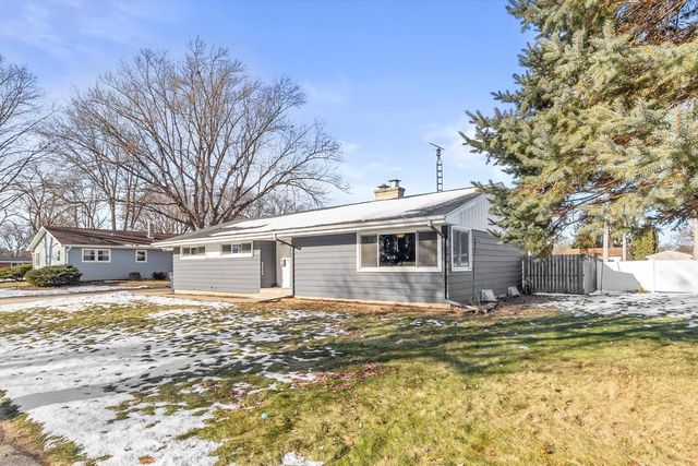 2211 Hawthorne AVENUE, Janesville, WI 53545