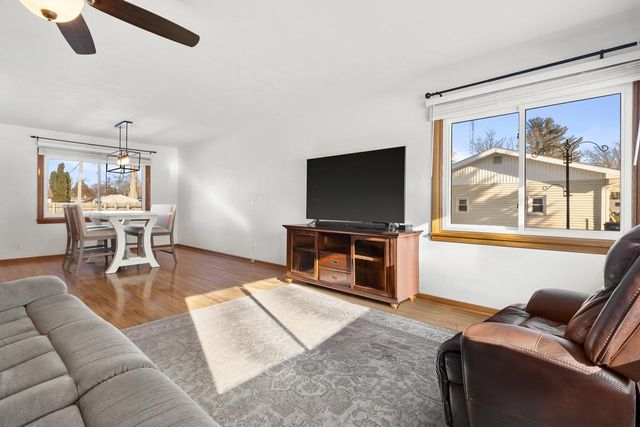 2211 Hawthorne AVENUE, Janesville, WI 53545