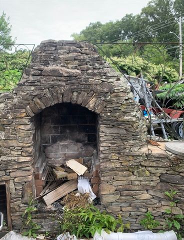 383 Summer St, Brockton, MA 02302