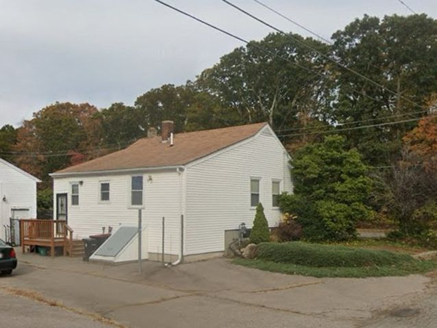 383 Summer St, Brockton, MA 02302