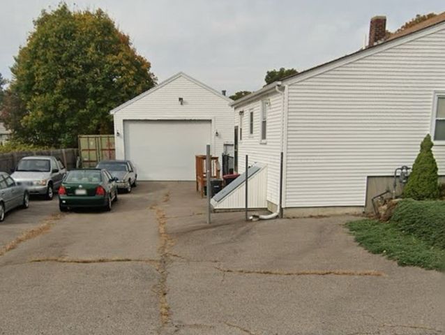 383 Summer St, Brockton, MA 02302