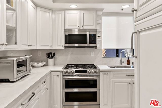 10620 Eastborne Avenue 102, Los Angeles, CA 90024