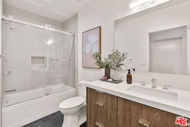 10620 Eastborne Avenue 102, Los Angeles, CA 90024