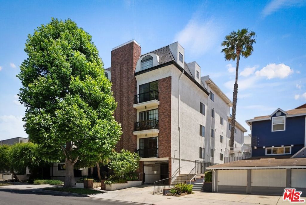 10620 Eastborne Avenue 102, Los Angeles, CA 90024