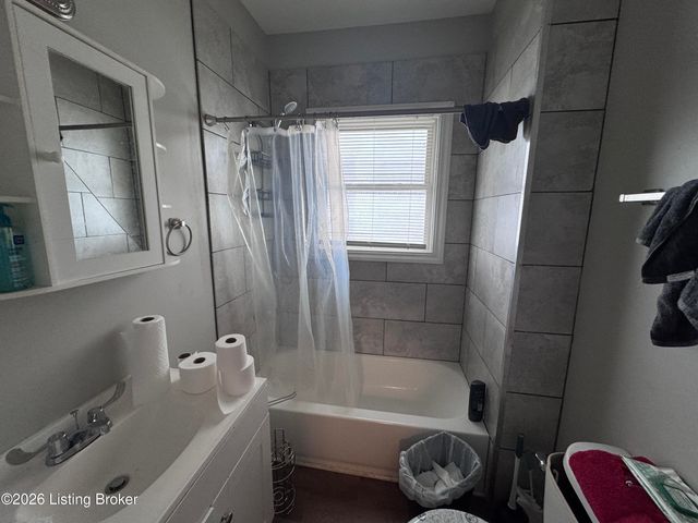 2329 W Oak St, Louisville, KY 40210