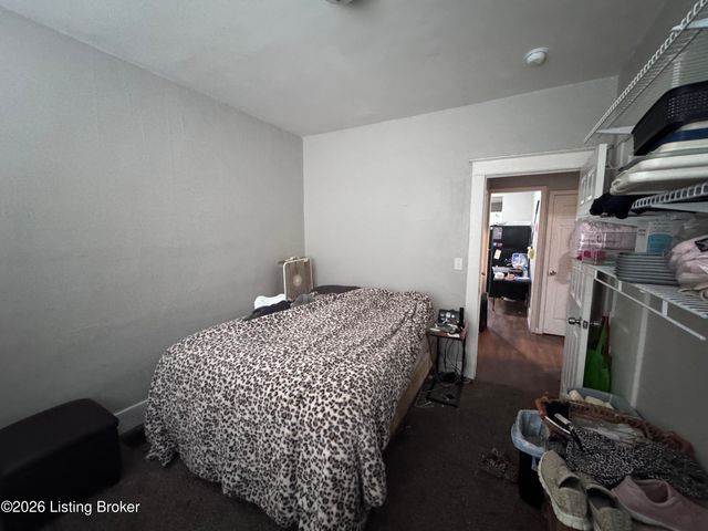 2329 W Oak St, Louisville, KY 40210
