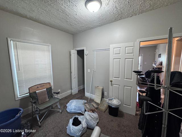 2329 W Oak St, Louisville, KY 40210