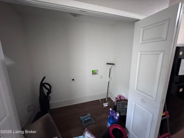 2329 W Oak St, Louisville, KY 40210