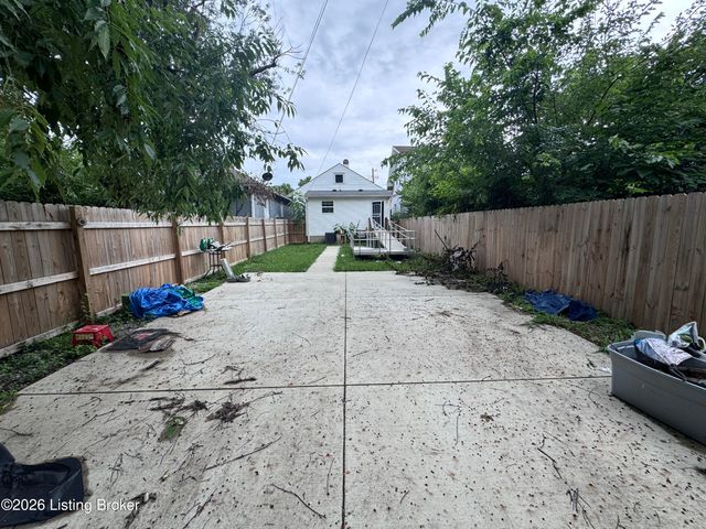 2329 W Oak St, Louisville, KY 40210