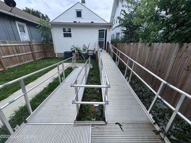 2329 W Oak St, Louisville, KY 40210