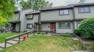 552 Foxboro Square, Brighton, MI 48116