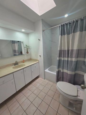230 SW Inwood Avenue, Port St. Lucie, FL 34984