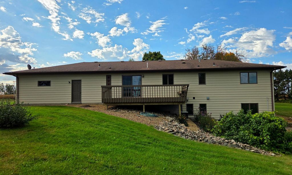 2250 Country Trail W, Jordan, MN 55352 — photo 2