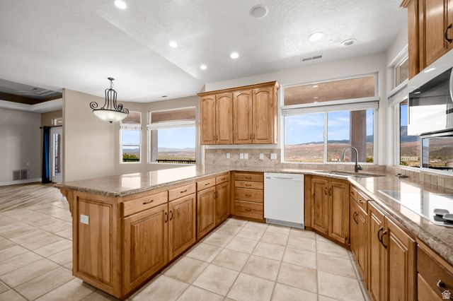 2541 W SPILSBURY CT, Hurricane, UT 84737