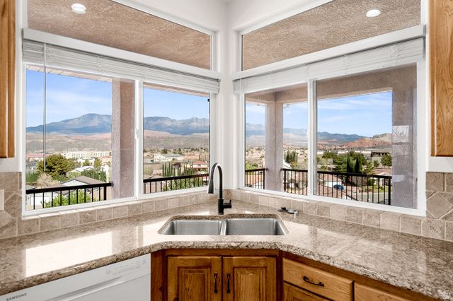 2541 W SPILSBURY CT, Hurricane, UT 84737