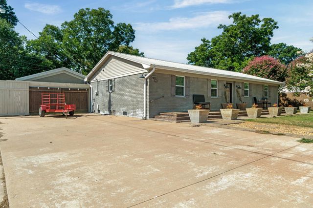 803 W Fisher Street, Beebe, AR 72012