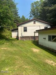 11616 Alfred Cox Road, Pound, VA 24279