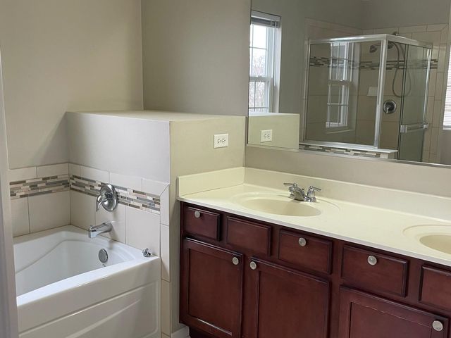 2755 Blakely Lane, Naperville, IL 60540