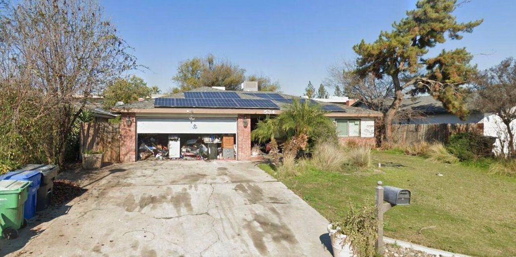 Image 1 of property listing at 534 Francis Street, Bakersfield, CA 93308