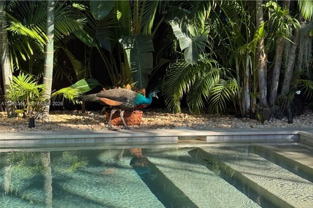 1737 SW 10th St, Miami, FL 33135