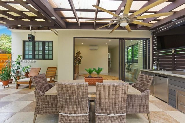 1737 SW 10th St, Miami, FL 33135