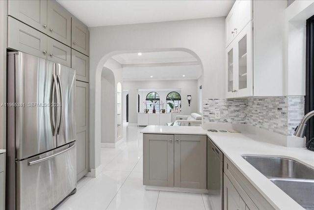 1737 SW 10th St, Miami, FL 33135