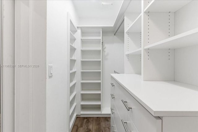 1737 SW 10th St, Miami, FL 33135