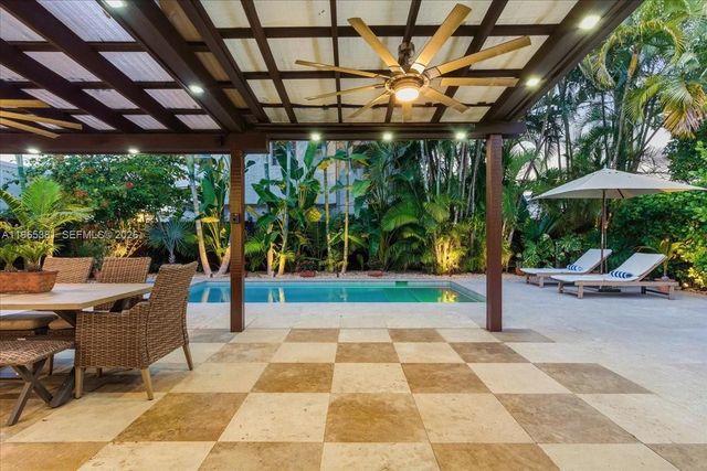 1737 SW 10th St, Miami, FL 33135