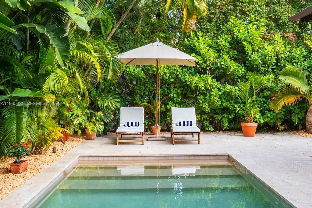 1737 SW 10th St, Miami, FL 33135