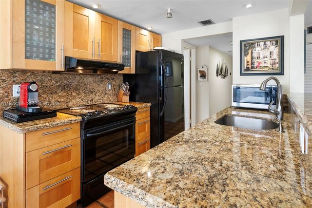 2555 Collins Ave 1414, Miami Beach, FL 33140