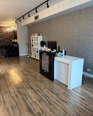 3916 W Touhy Avenue, Lincolnwood, IL 60712