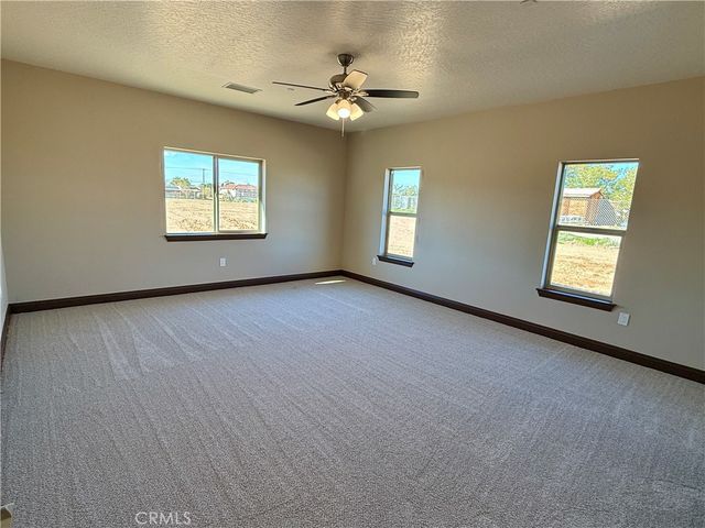 10466 10th Avenue, Hesperia, CA 92345