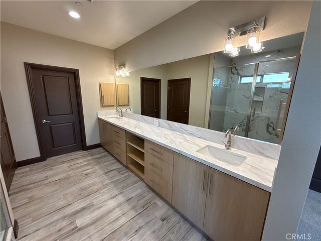 10466 10th Avenue, Hesperia, CA 92345