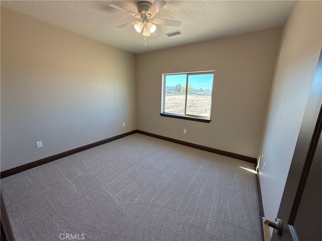 10466 10th Avenue, Hesperia, CA 92345