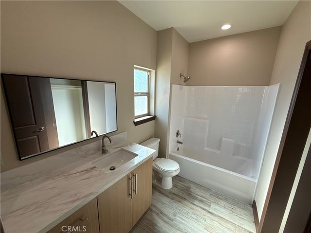 10466 10th Avenue, Hesperia, CA 92345