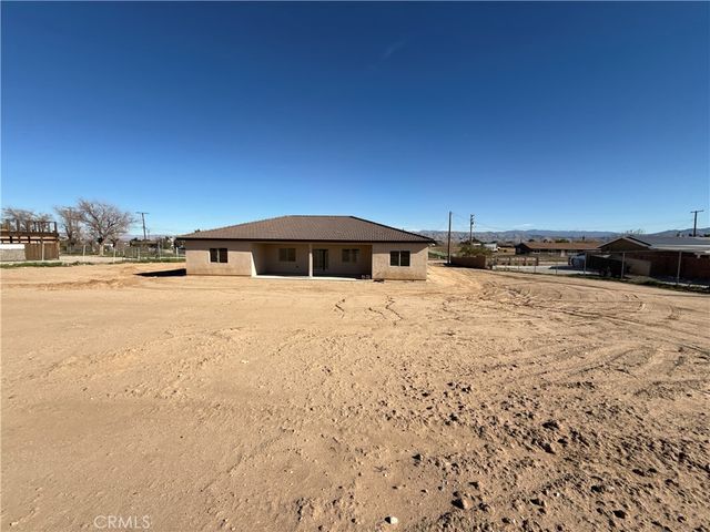 10466 10th Avenue, Hesperia, CA 92345