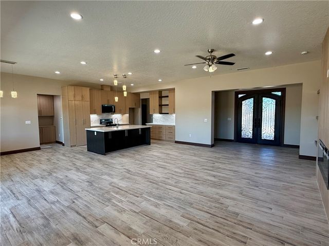 10466 10th Avenue, Hesperia, CA 92345