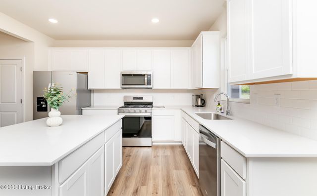 16937 Aiken Ridge Cir, Louisville, KY 40245