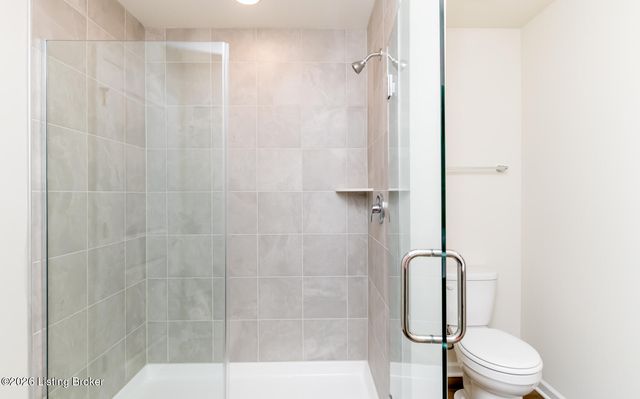16937 Aiken Ridge Cir, Louisville, KY 40245
