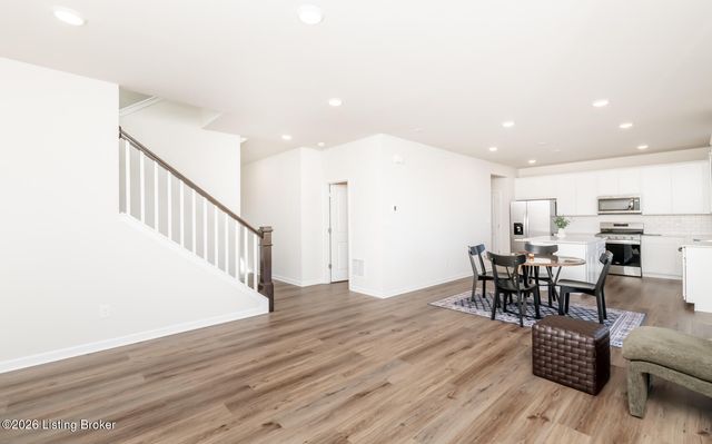 16937 Aiken Ridge Cir, Louisville, KY 40245